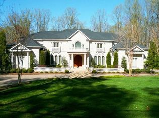 1115 Leigh Mill Rd, Great Falls, VA 22066