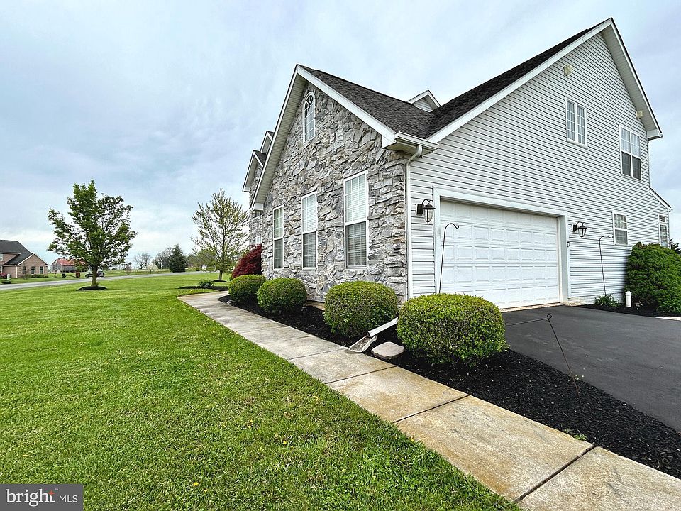 75 Brittany Ln, Summit Point, WV 25446 Zillow