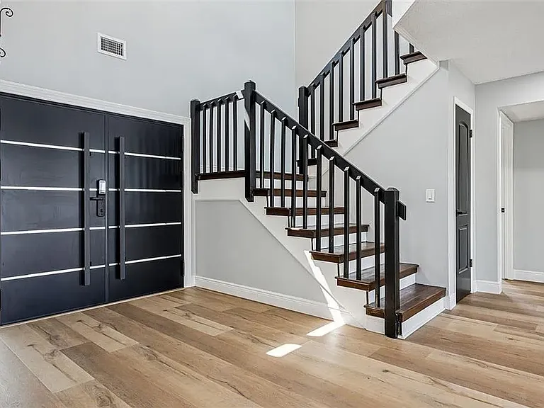 769 Kingston Ct — Photo 8