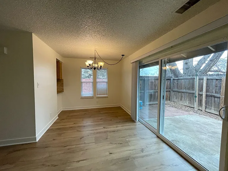 5918 S Willow Way — Photo 6