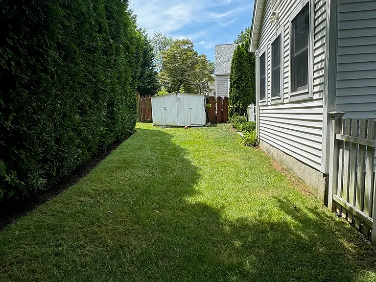 82 Linden Ave — Photo 10