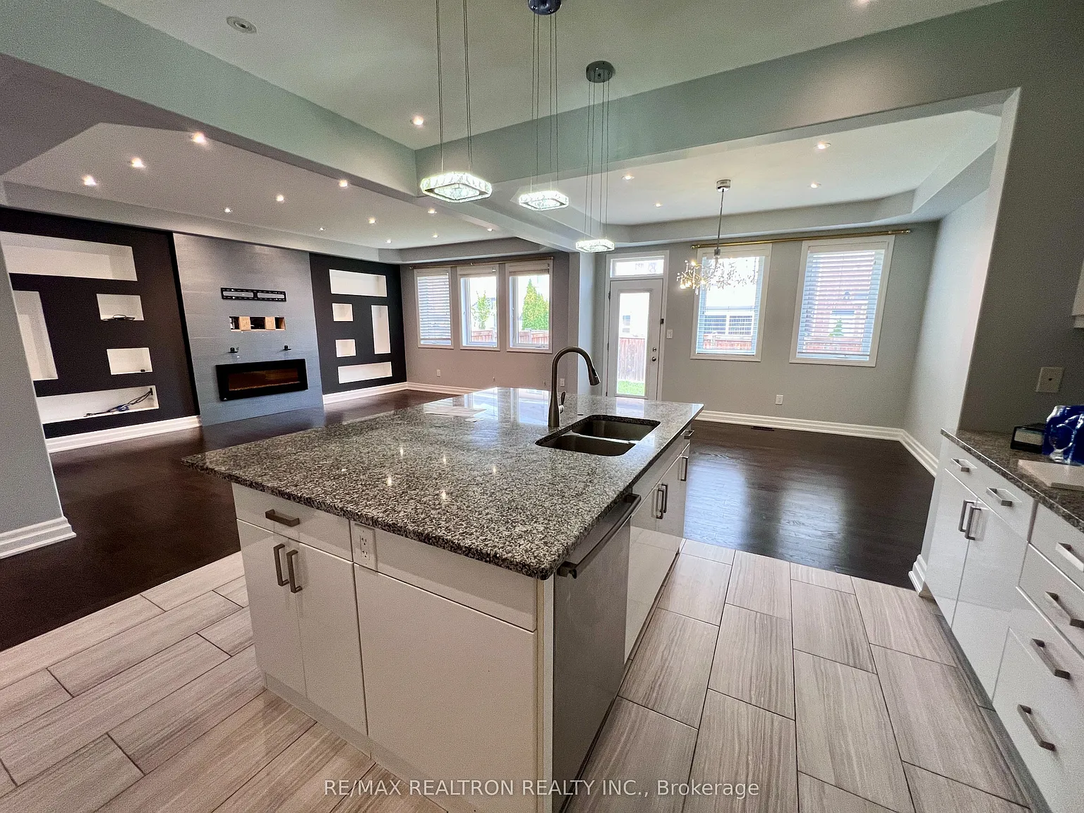 5 bed, $4,350 — Photo 2