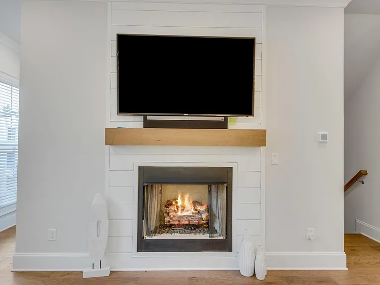 306 Burgess Walk — Photo 6