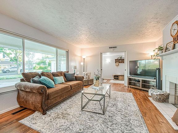 5th image of 5433 E Madison Ave