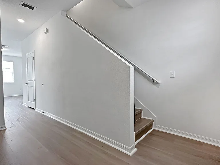 959 Grandin St — Photo 11