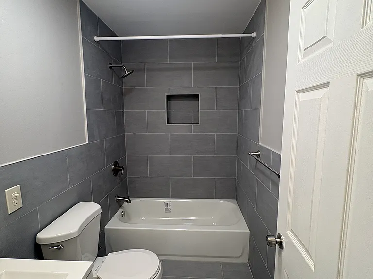 180 Bayview Ave #1 — Photo 7