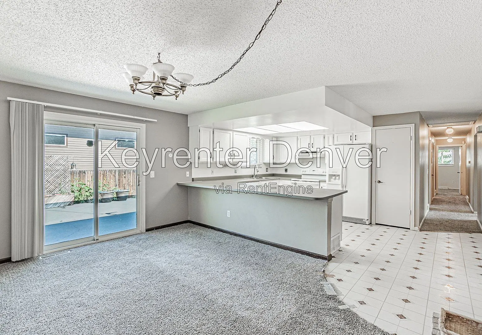 4 bed, 2.5 bath, 2500 sqft, $3,000 — Photo 1