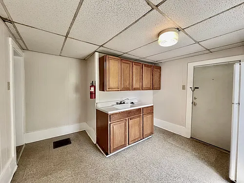 103 Marion St Photo 1