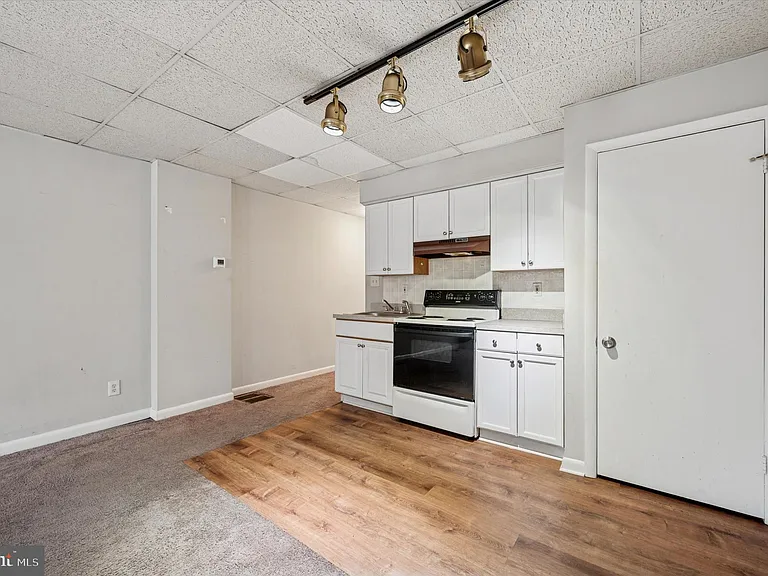 271 N Wycombe Ave #1 — Photo 5