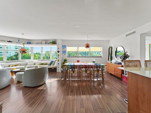 4th image of 1881 Washington Ave #4Z