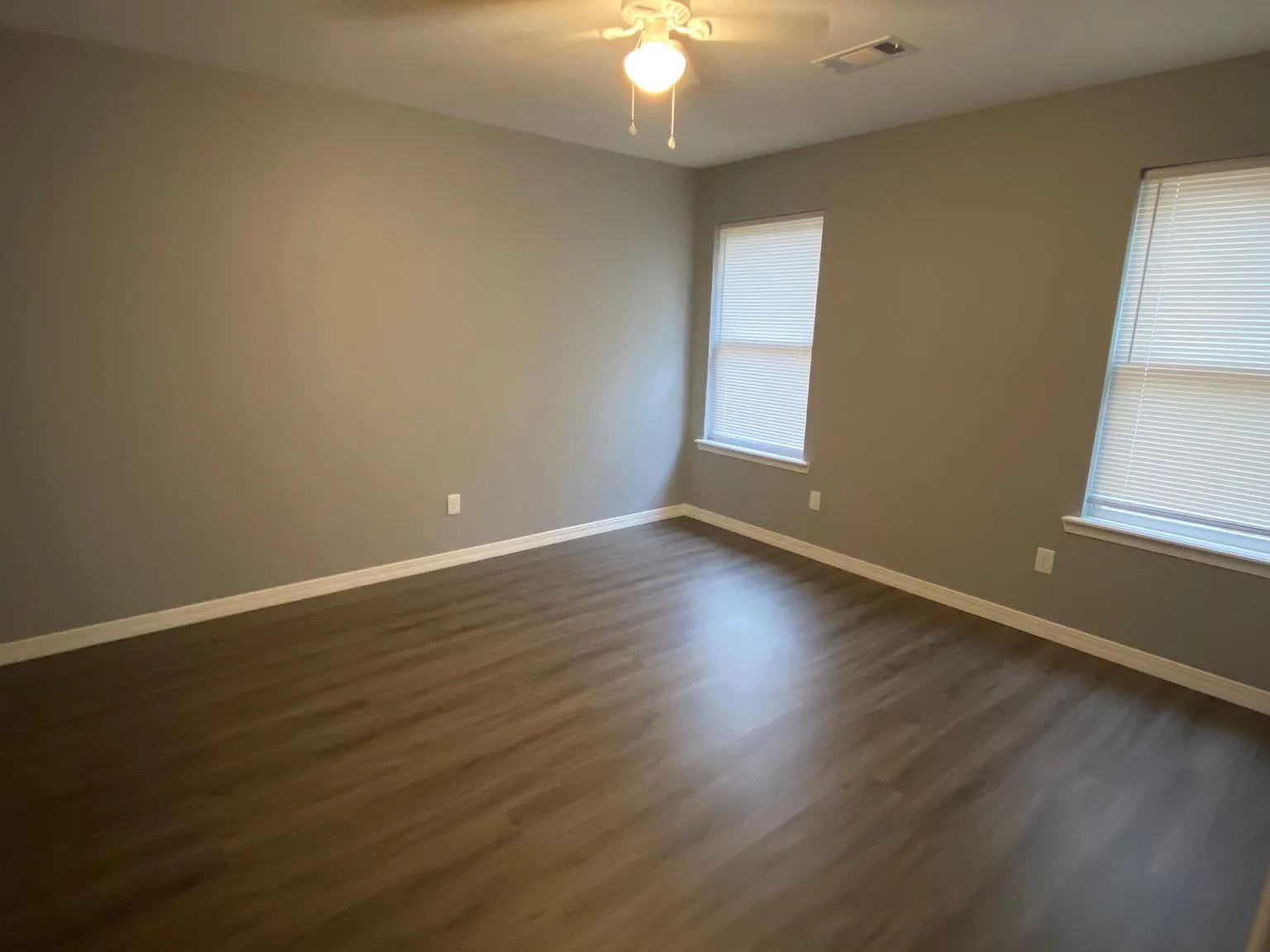 3 bed, 1205 sqft, $1,400 — Photo 4