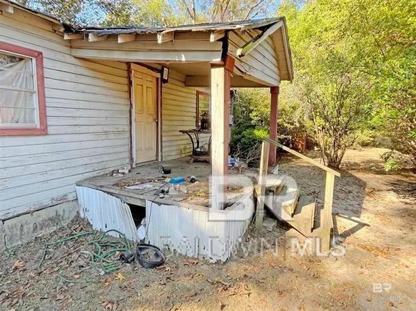 726 Travis St, Brewton, AL 36426