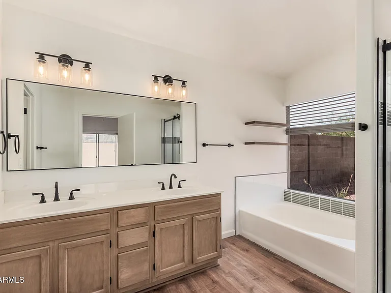 1028 W Butler Ct — Photo 19