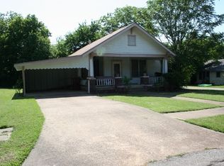 1200 S Locust St, Clarksville, TX 75426