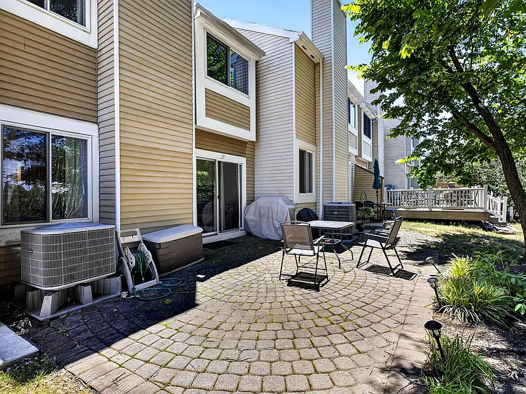 22 Bradovra Ct — Photo 24