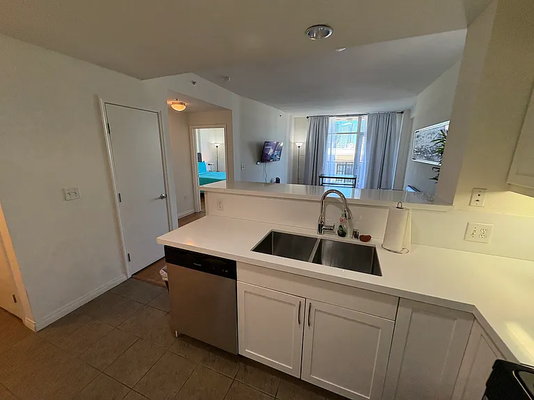 530 K St #711 — Photo 12