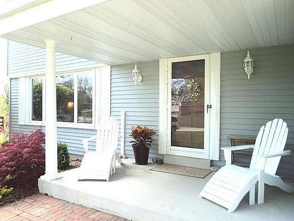 2nd image of 6049 W Glen Ct