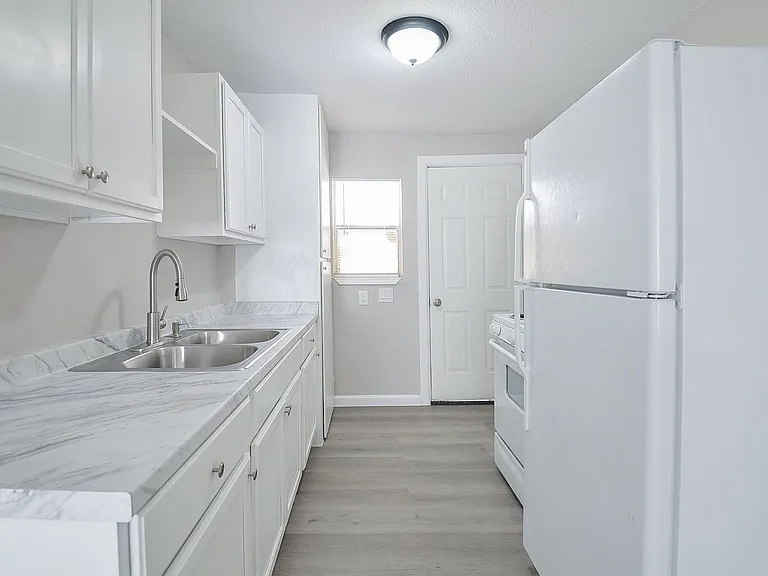 6010 Collingsworth St #2 — Photo 8