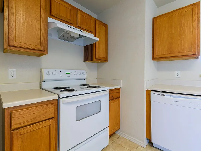 3606 Malibu Ln #A-D — Photo 3