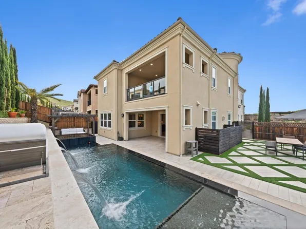 2677 Mount Dana Dr, Dublin, CA 94568