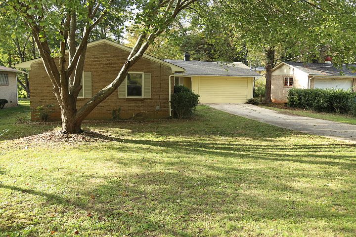 2nd image of 2329 Emerald Castle Dr
