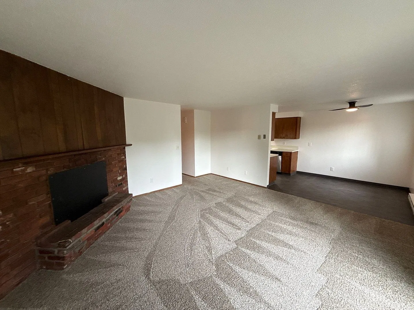 2 bed, 1.0 bath, 868 sqft, $1,145 — Photo 4