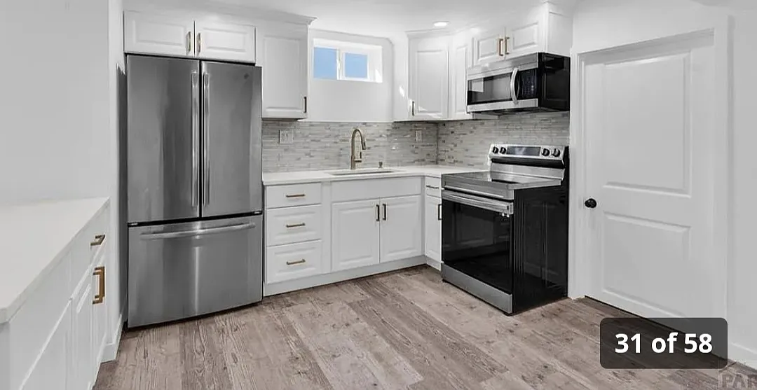 5 bed, 2400 sqft, $2,900 — Photo 2