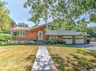 95 Peregrine Rd, Newton, MA 02459