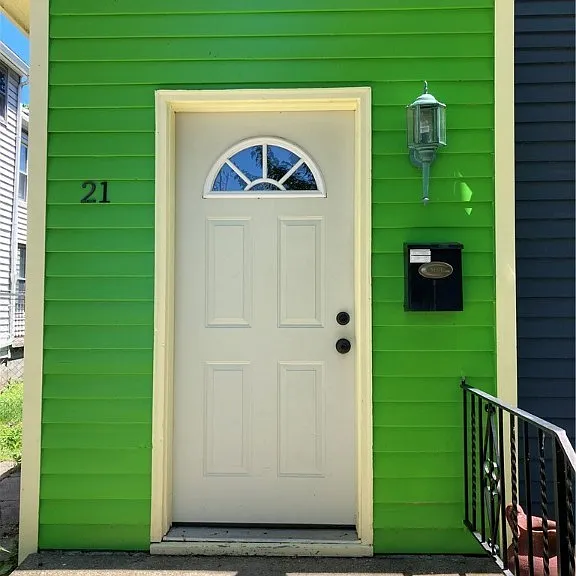 21 College St — Photo 3