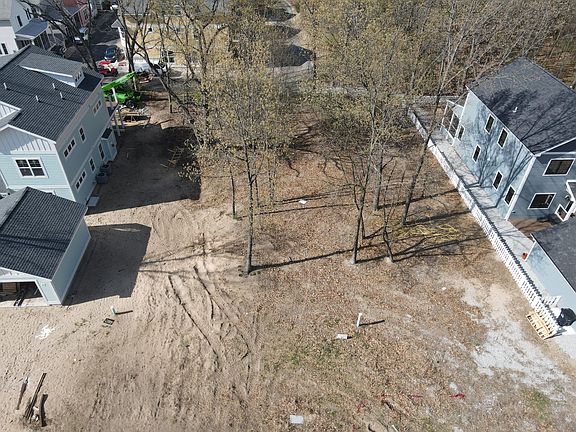 2nd image of 820 Washington Park Blvd