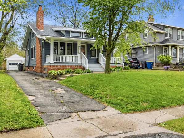 633 48th St, Des Moines, IA 50312