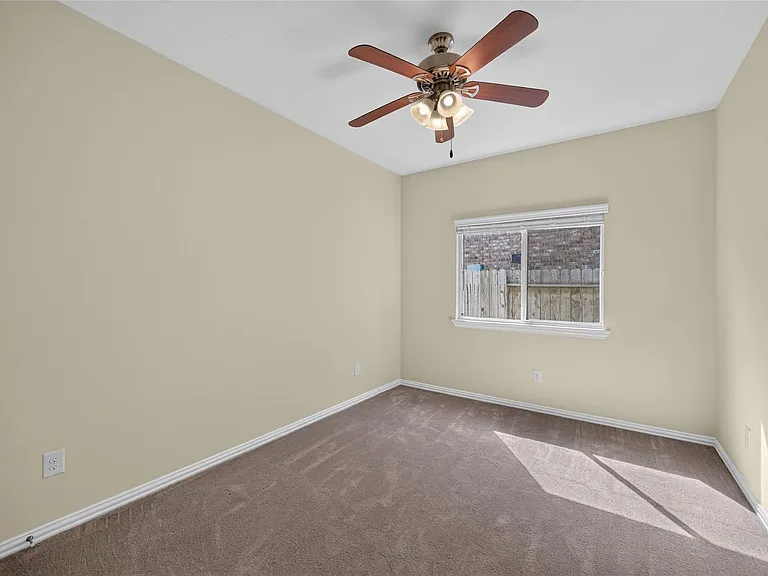 24715 Hikers Bend Dr — Photo 24