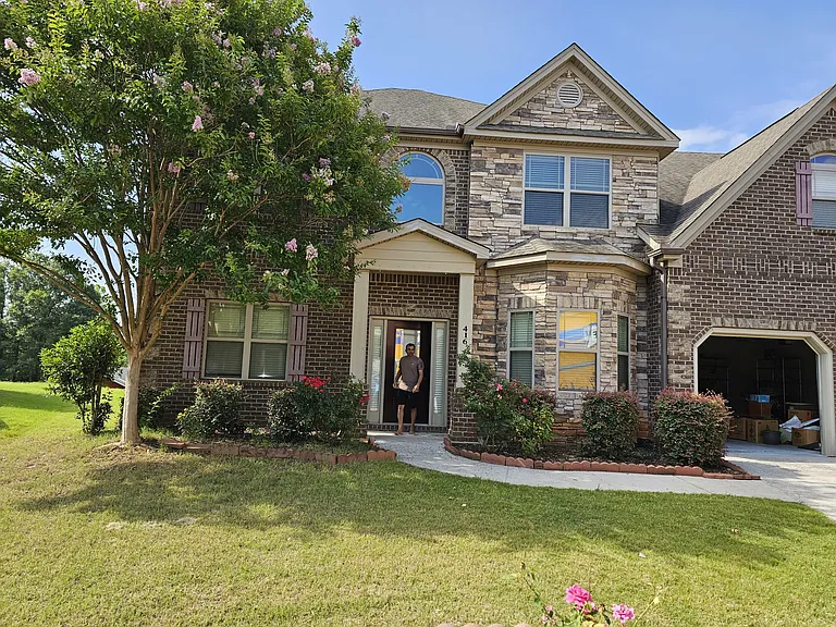 416 Sunnybrook Ln — Photo 3