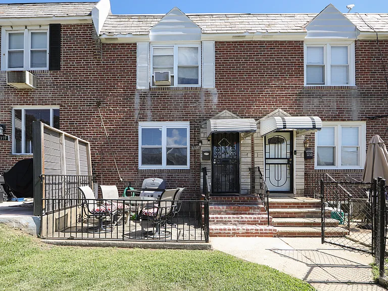 1357 Westbury Dr — Photo 4