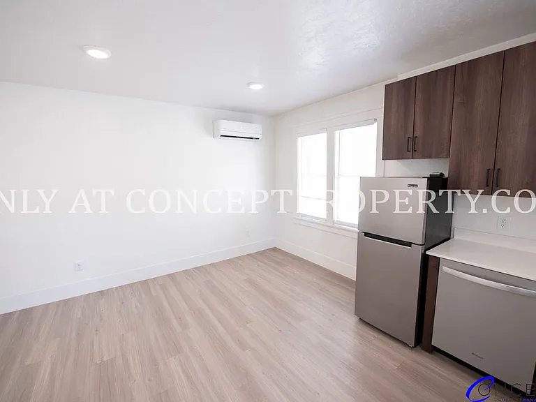 Clairmont — Photo 63