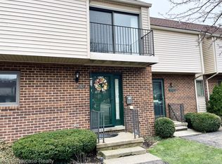 2157 Village West Dr S, Lapeer, MI