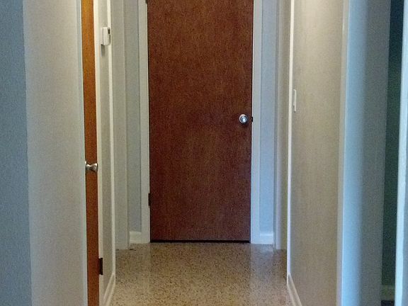 3rd image of 1536 Illinois Rd