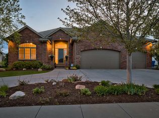 810 Elk Ridge Dr, Elkhorn, NE 68022