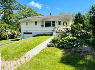 11 Hilltop Ter, Waterford, CT 06385