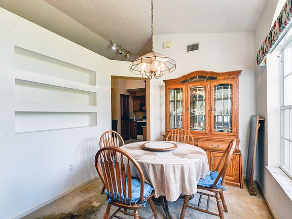 5th image of 16701 E Yorkshire Dr