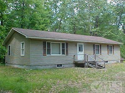Sharp-spacious, 3 bedroom, 2 bath home with full basement. Beautiful setting! Priced to sell.  Master bedroom suite with adjoining bathroom, laundry room, central air & Close to all sports Diamond Lake. Federal land across the road.