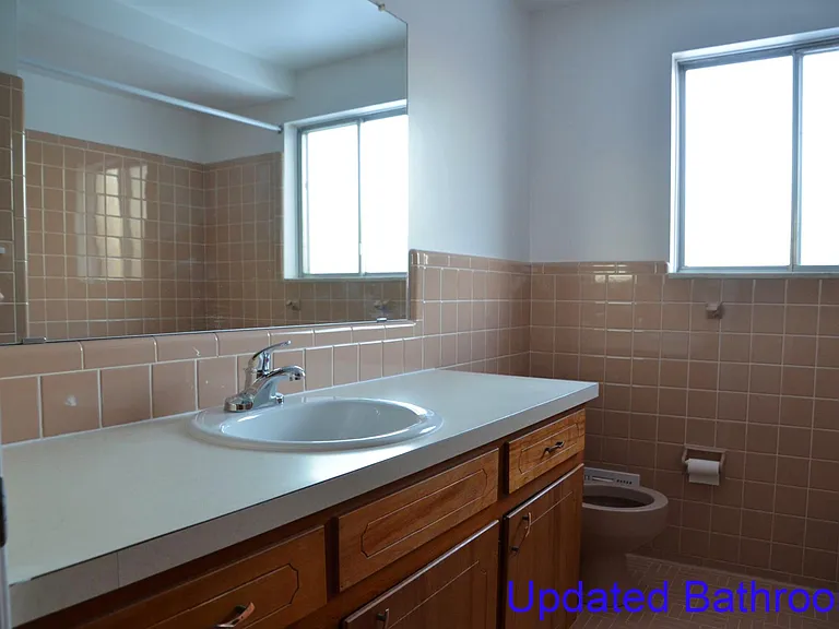 5447 Chicago Rd — Photo 11