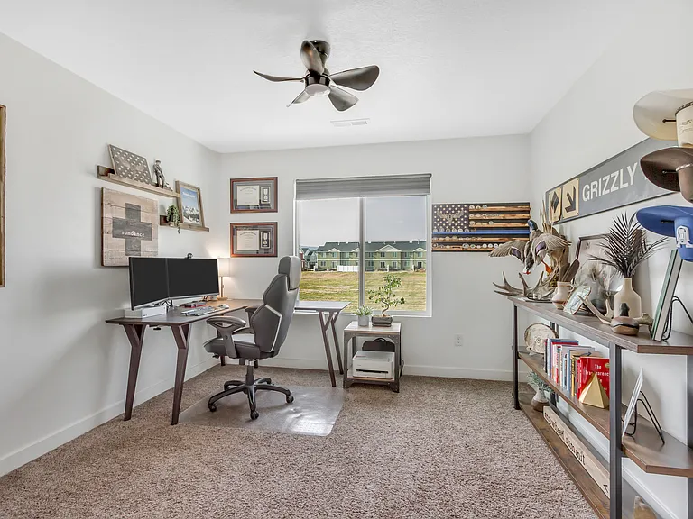 427 S Sunland Way — Photo 18