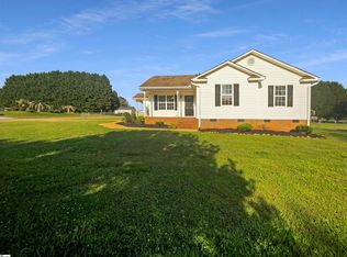 329 Tartan Ct, Boiling Springs, SC 29316