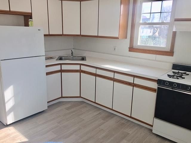 1st image of 355 Archer St Floor 2
