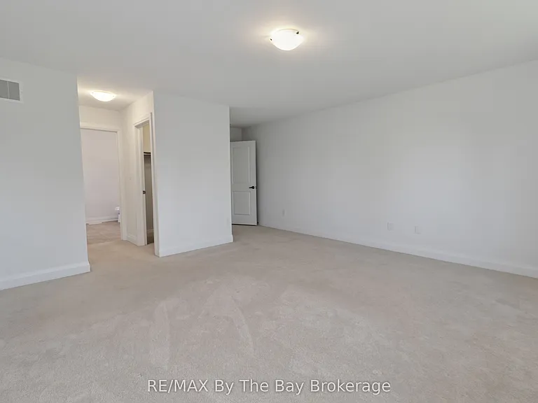 52 Amber Dr — Photo 29