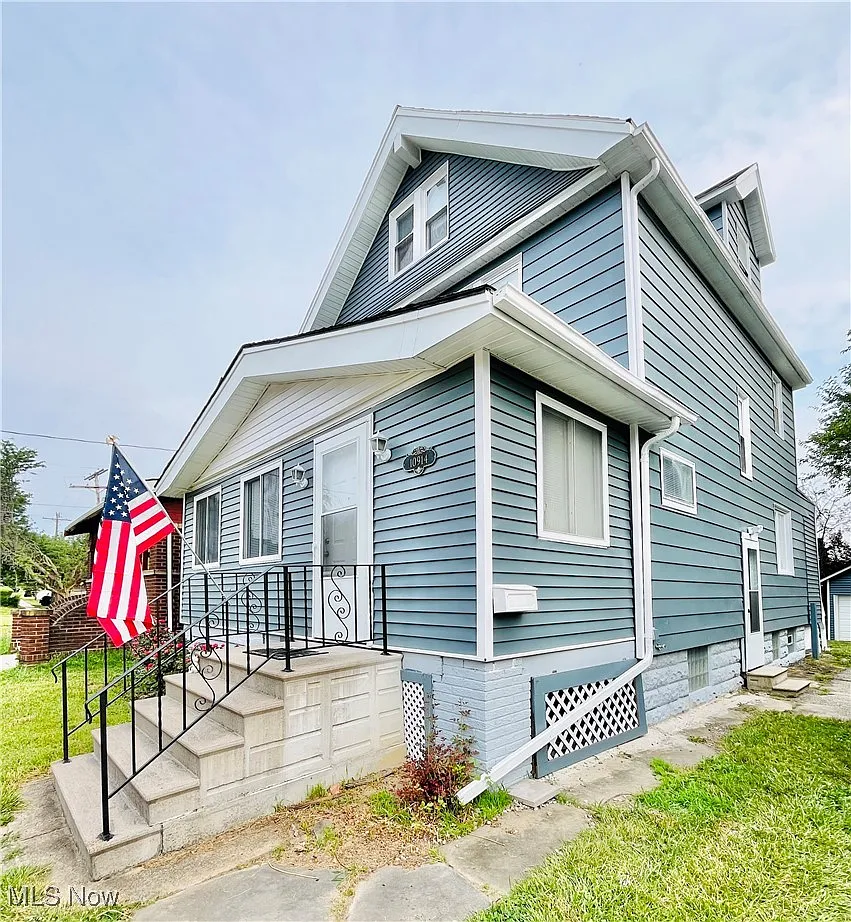 10914 Fidelity Ave photo 1