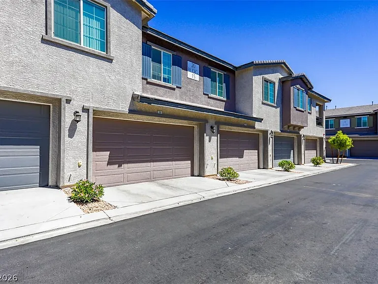 20 Barbara Ln #87 — Photo 32