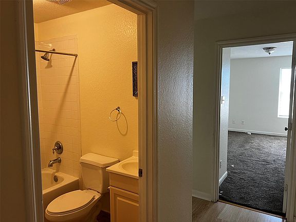 5th image of 4123 Nathans Park Pl