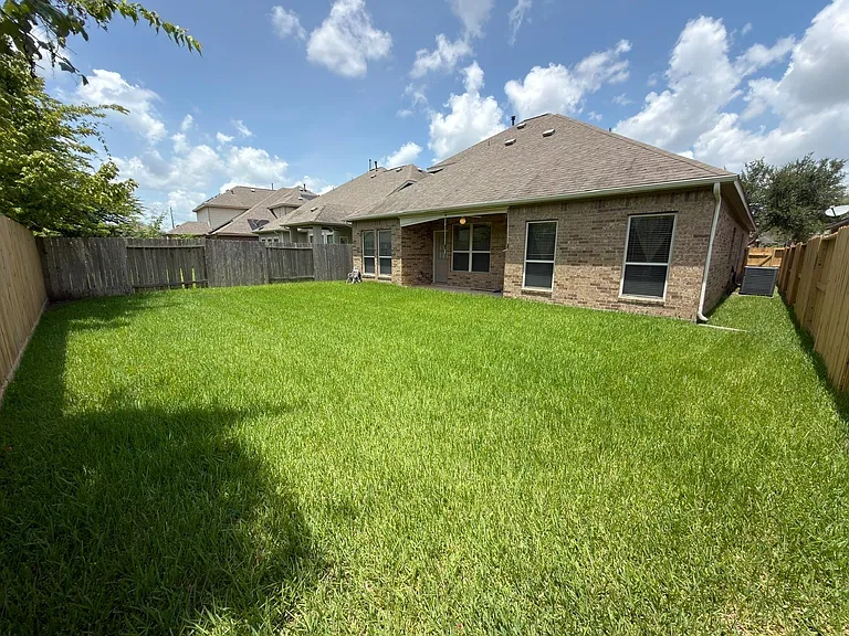 3419 Selene Dr — Photo 27